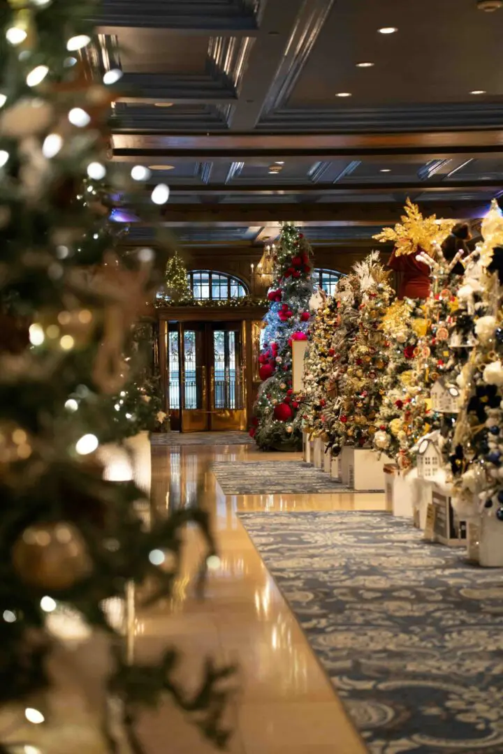 Hotel Christmas Decorators Hotel Christmas Decorators