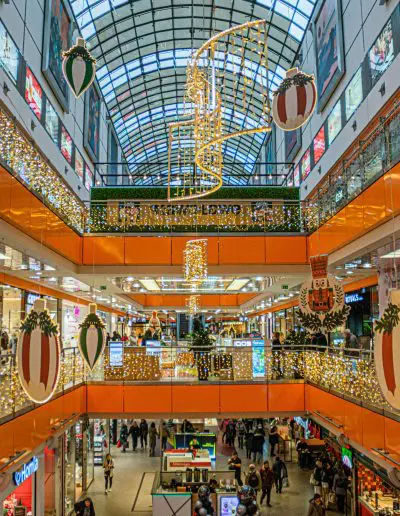 Shopping Centre Christmas Decorators