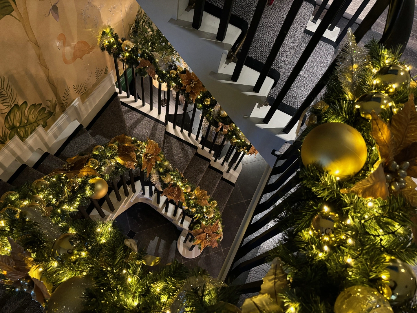 Commercial Christmas Decorators Gloucestershire Christmas Decorators christmas decorators 24 Commercial Christmas Decorators