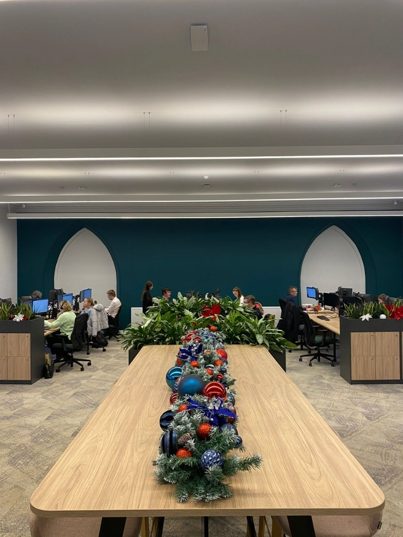 Commercial Christmas Decorators Gloucestershire Christmas Decorators office Commercial Christmas decorators