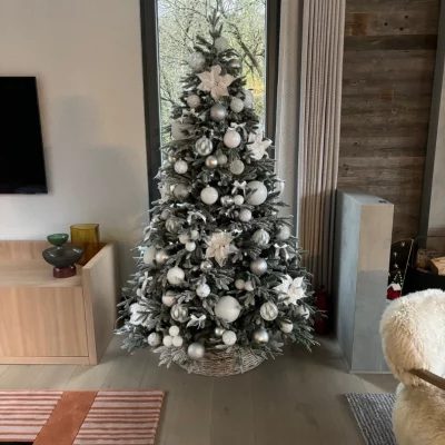 christmas decorators 69